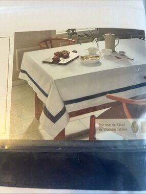 Everhome Hotel Border Tablecloth